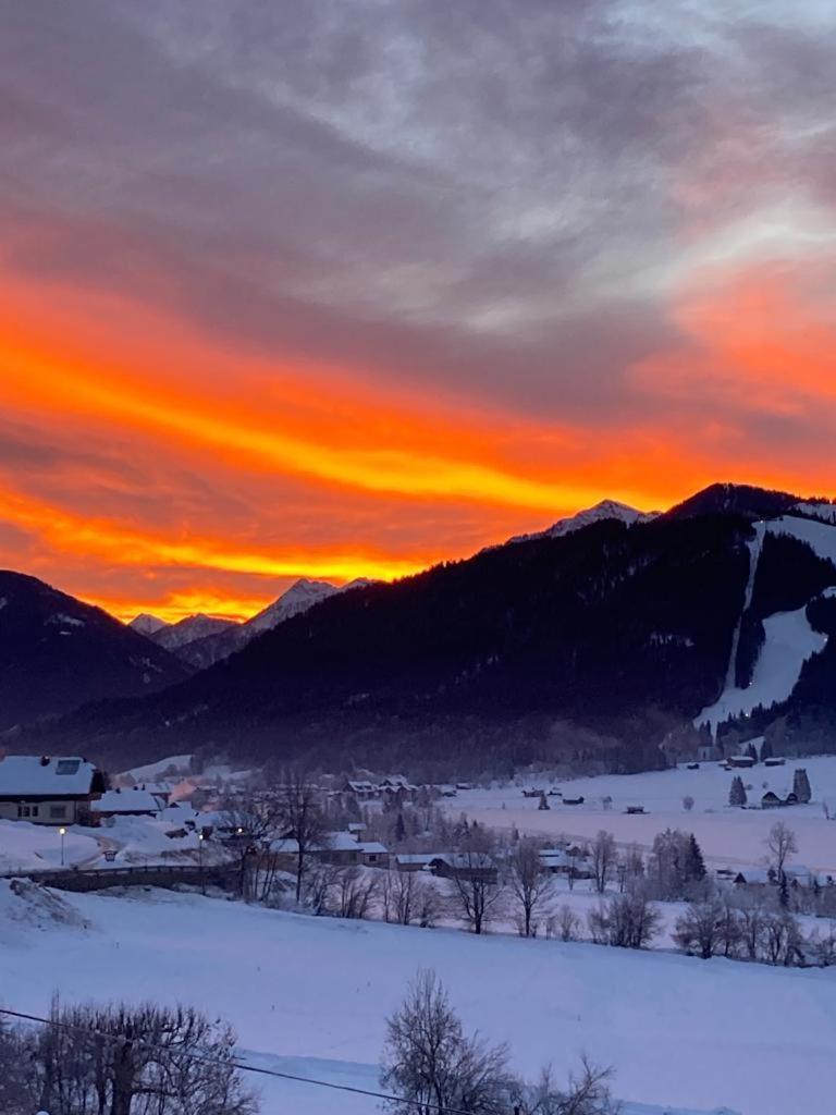 Kolbitsch Am Weissensee Ein Seeblick Der Verzaubert Inklusive Premiumcard Exterior foto